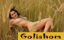 Nudist Daria in the Russian field