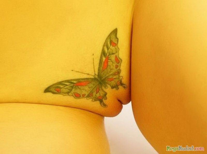 Drawings on intimate places - body art