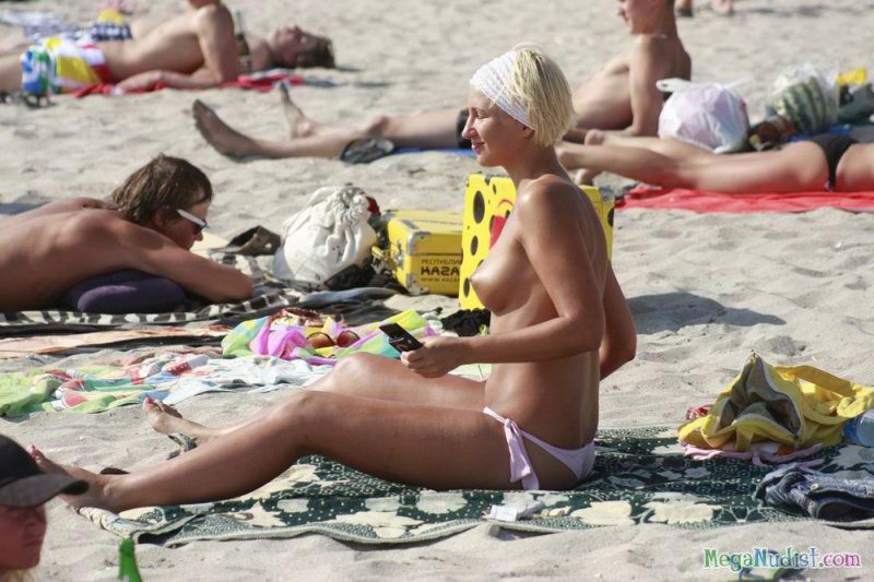 Girls on the beach naked