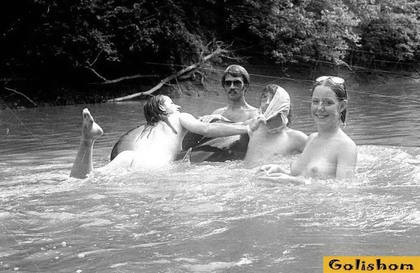 The philosophy of nudism leads to historical roots