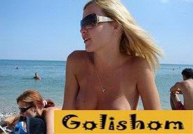 Getting to know nudists on the beach