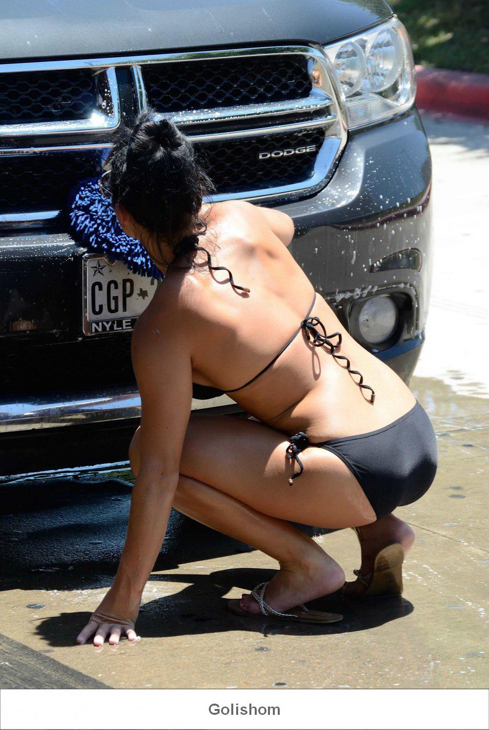 In the USA, car washes with girls in bikinis are very popular